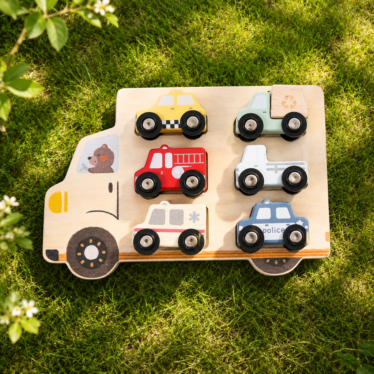 🚚 Wooden Vehicle Puzzle & Play Set
A puzzle and play set all in one! Includes 6 chunky wooden vehicles!