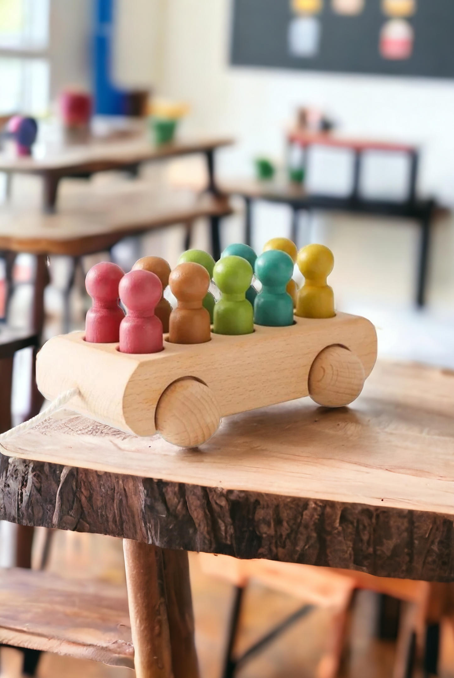 10 Wooden Peg Dolls and Pull Cart