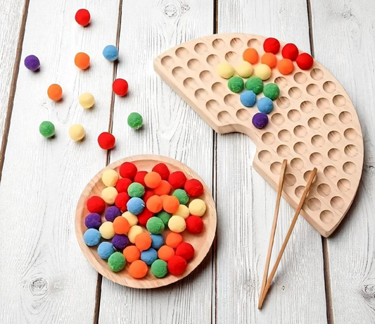 🌈 Wooden Peg Board Pom Pom Game – Montessori Color Sorting & Counting Toy