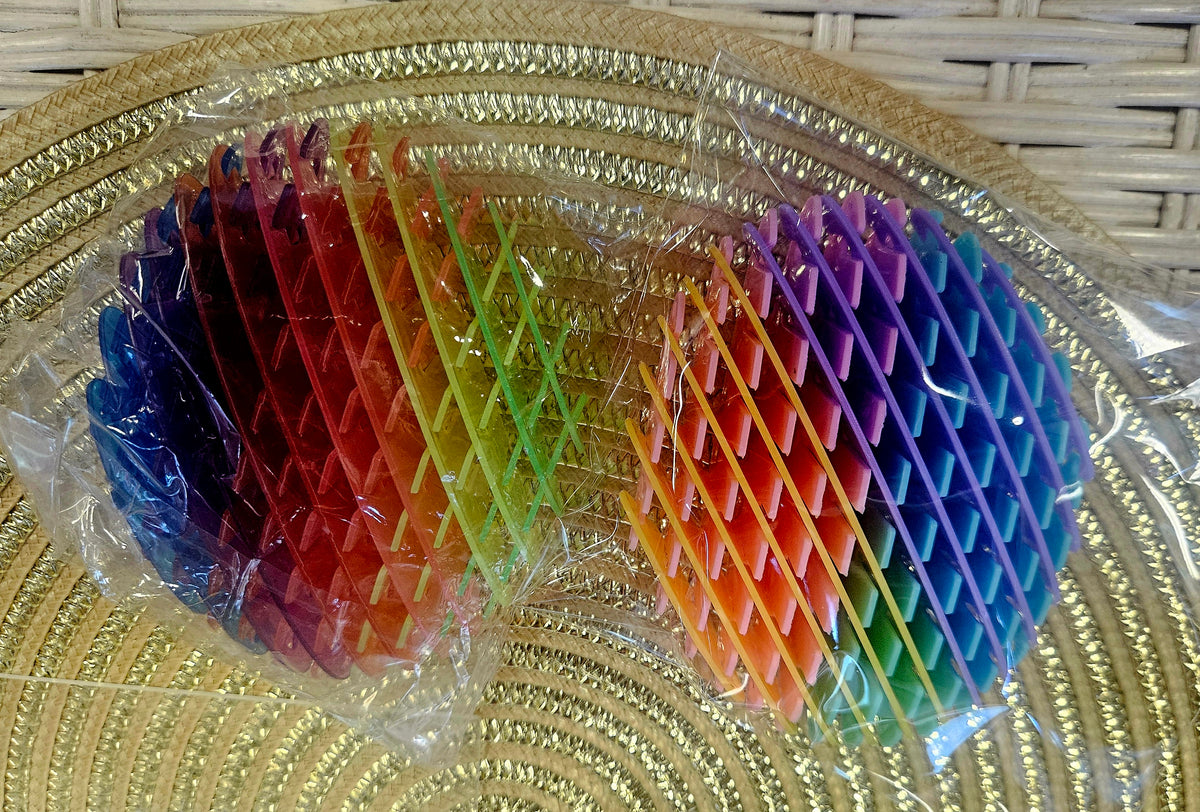 Quiet Worm Sensory Fidget 🌈
Stretch it, bend it, twist it, and watch it transform!