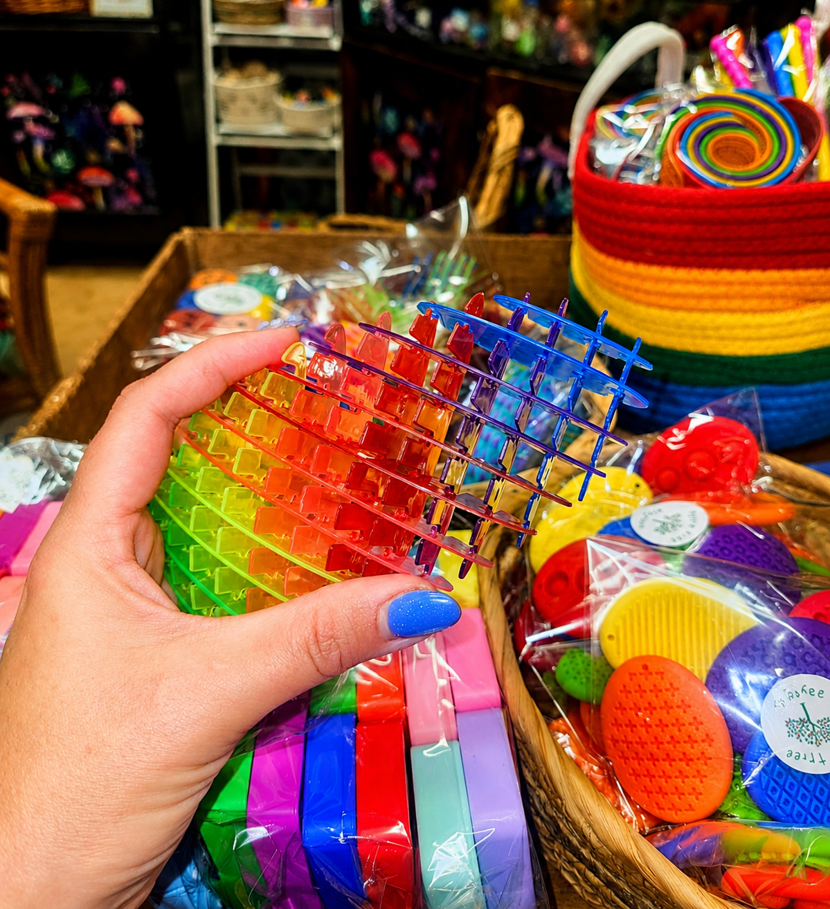 Quiet Worm Sensory Fidget 🌈
Stretch it, bend it, twist it, and watch it transform!