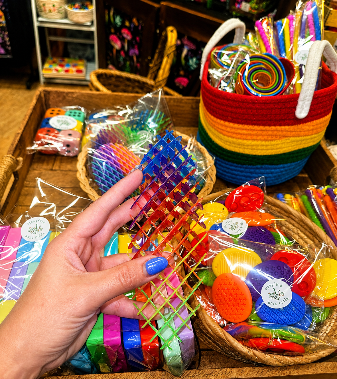 Quiet Worm Sensory Fidget 🌈
Stretch it, bend it, twist it, and watch it transform!