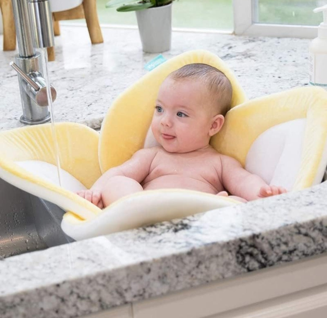Baby Blooming Bath Support Mat – Soft Plush Flower Seat